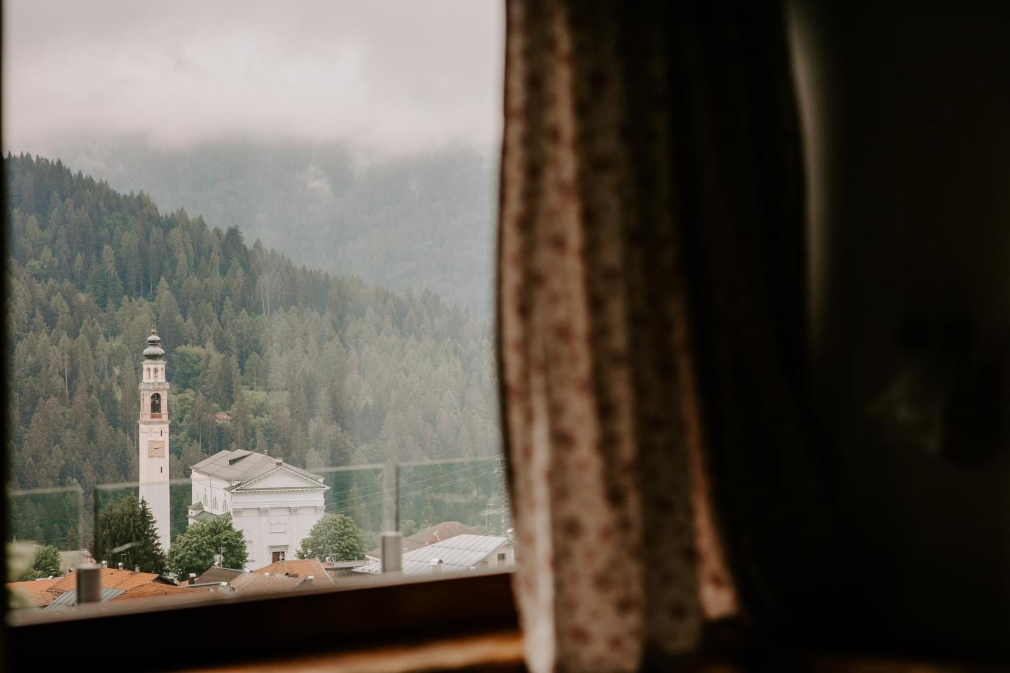ドメッジェ・ディ・カドーレ Fra Rose E Mughi Bed & Breakfast エクステリア 写真