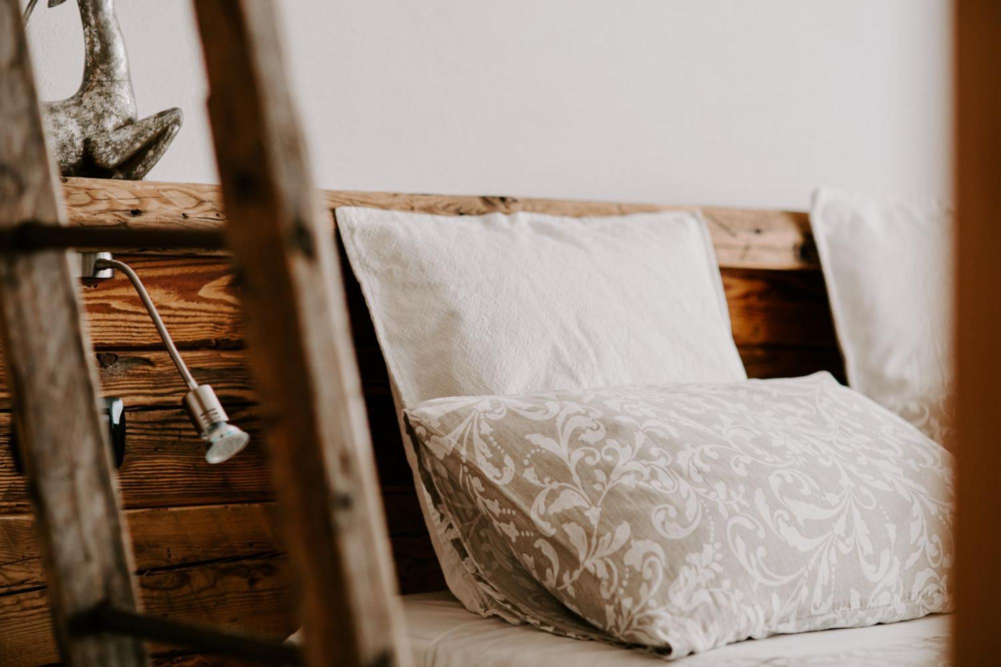ドメッジェ・ディ・カドーレ Fra Rose E Mughi Bed & Breakfast エクステリア 写真