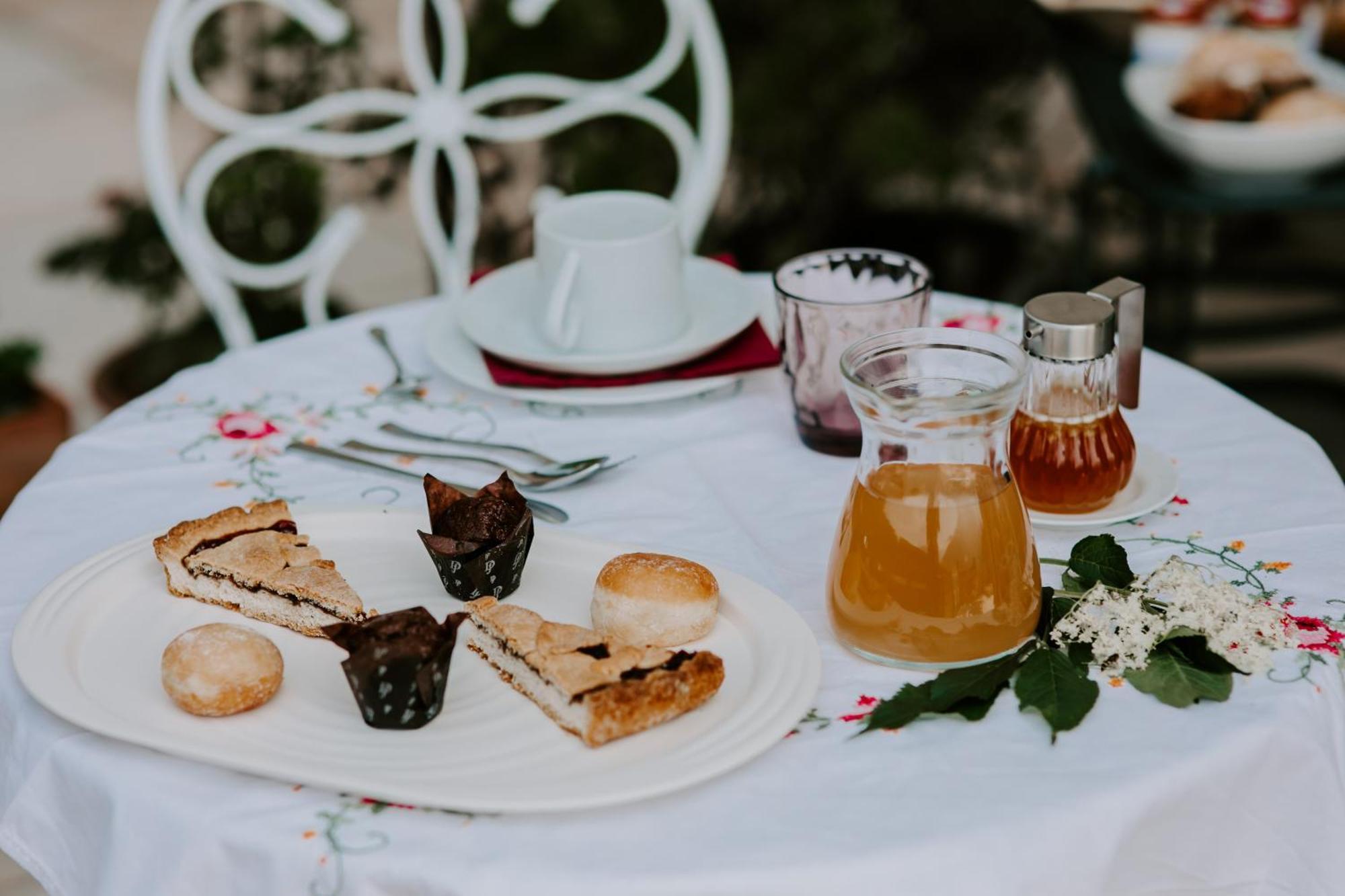 ドメッジェ・ディ・カドーレ Fra Rose E Mughi Bed & Breakfast エクステリア 写真