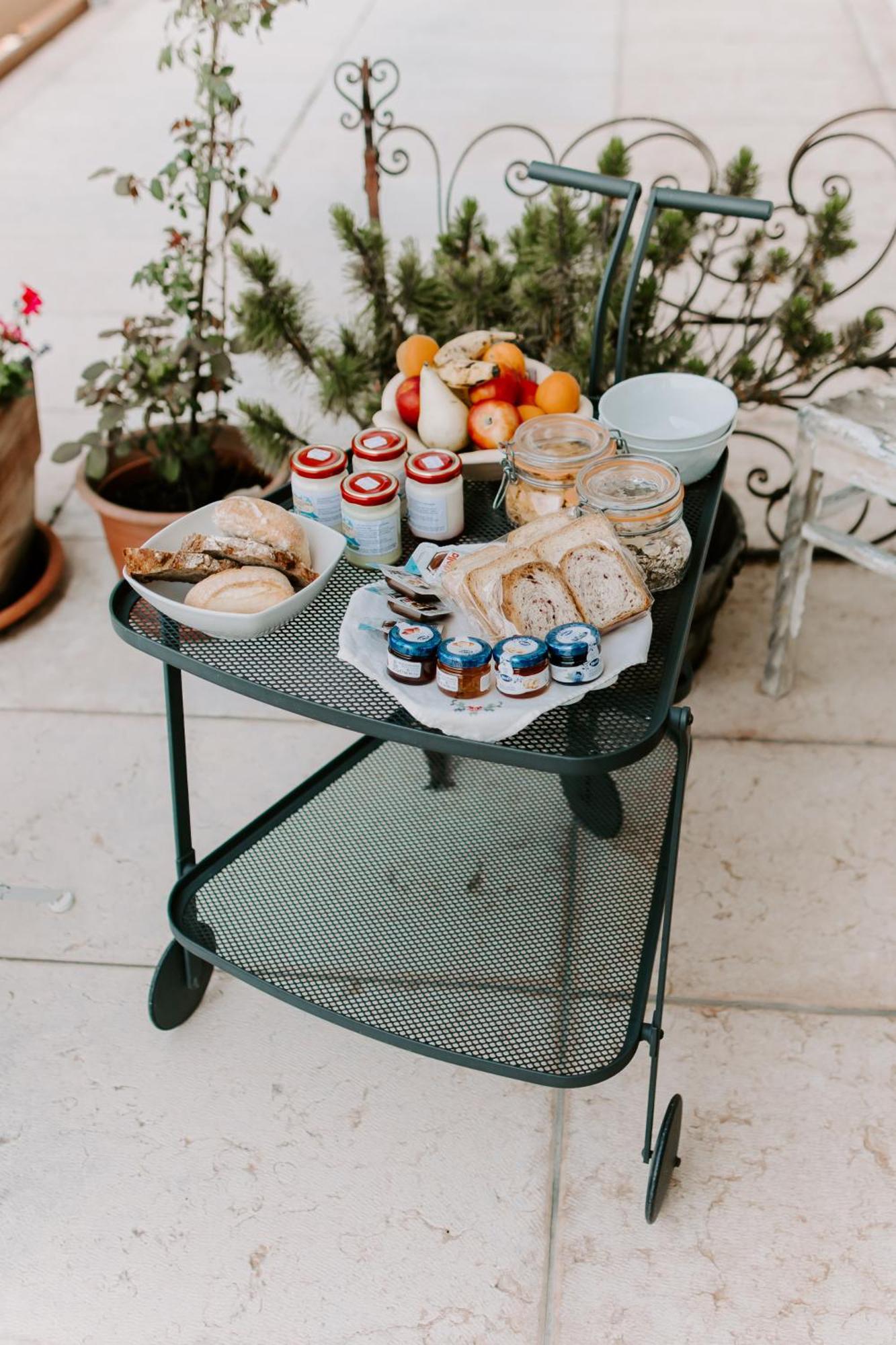 ドメッジェ・ディ・カドーレ Fra Rose E Mughi Bed & Breakfast エクステリア 写真