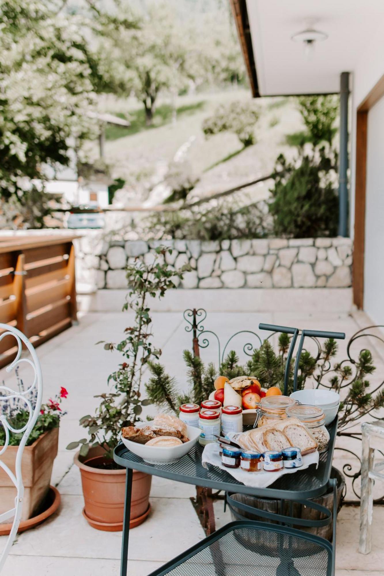 ドメッジェ・ディ・カドーレ Fra Rose E Mughi Bed & Breakfast エクステリア 写真