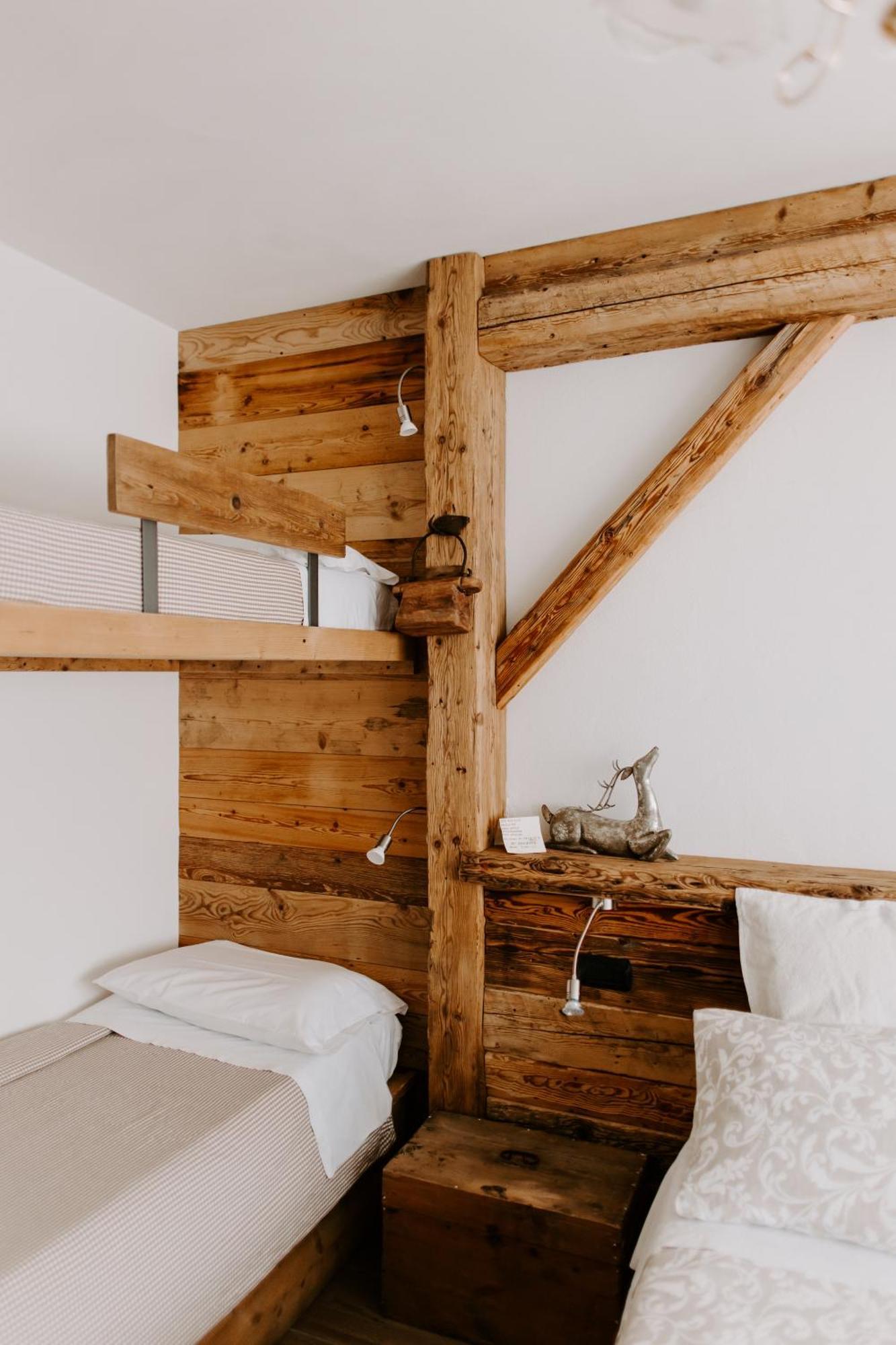 ドメッジェ・ディ・カドーレ Fra Rose E Mughi Bed & Breakfast エクステリア 写真