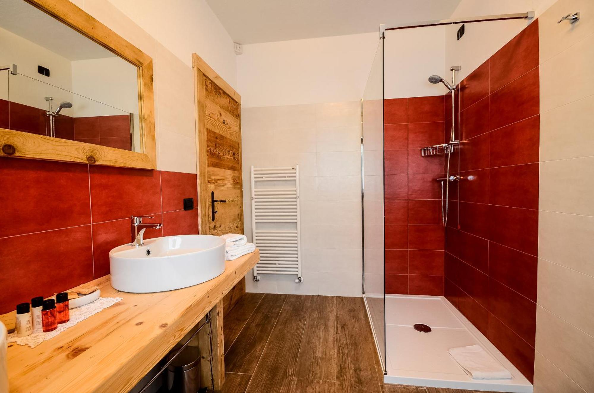 ドメッジェ・ディ・カドーレ Fra Rose E Mughi Bed & Breakfast エクステリア 写真