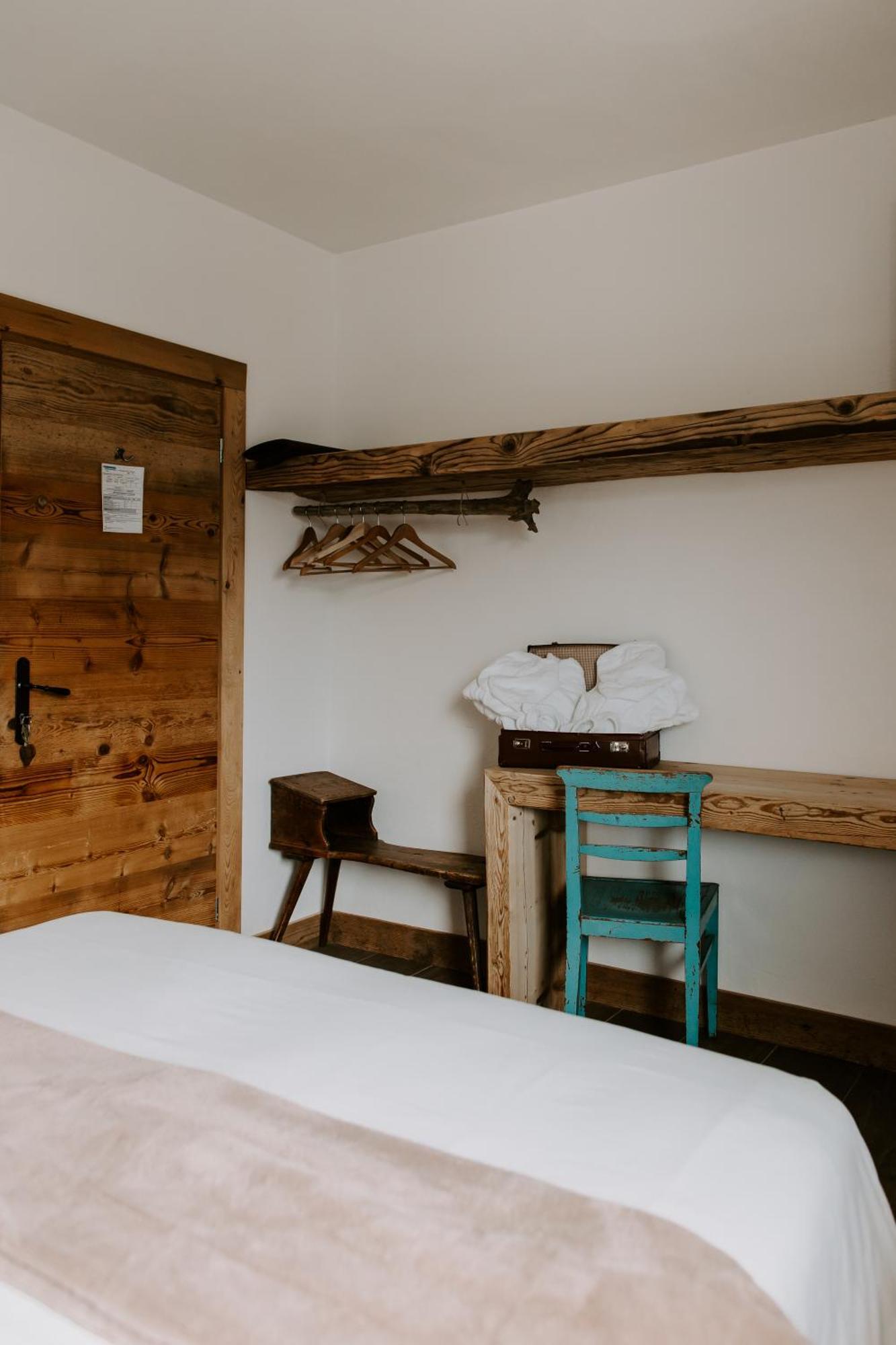 ドメッジェ・ディ・カドーレ Fra Rose E Mughi Bed & Breakfast エクステリア 写真
